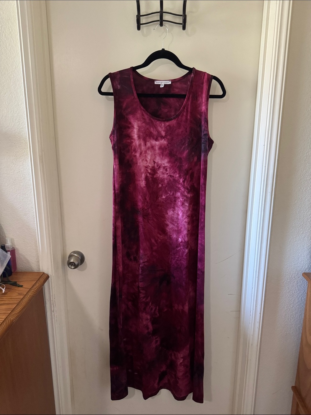 Annalee + Hope Sleeveless Maxi Dress in Deep Berry Tie-Dye